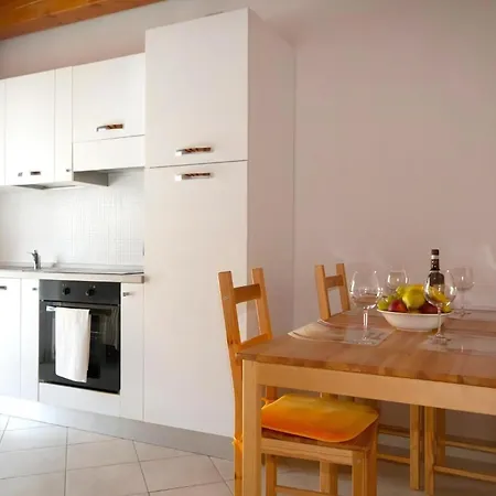 Mit Grossem Garten, Nah Am Apartman *