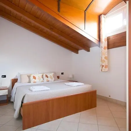 Διαμέρισμα Attico Per 4 Persone *